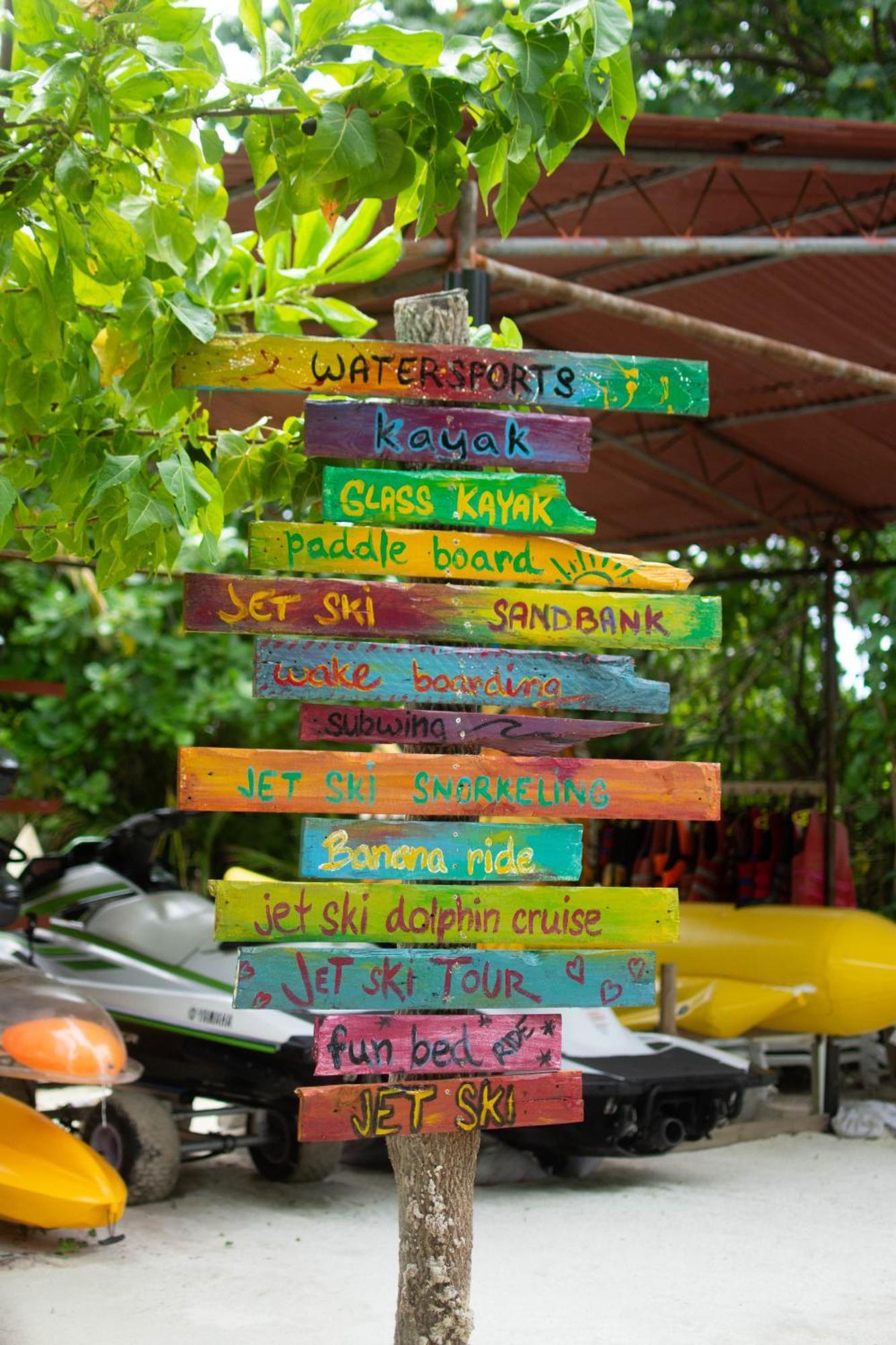 Dhiffushi Inn Bagian luar foto