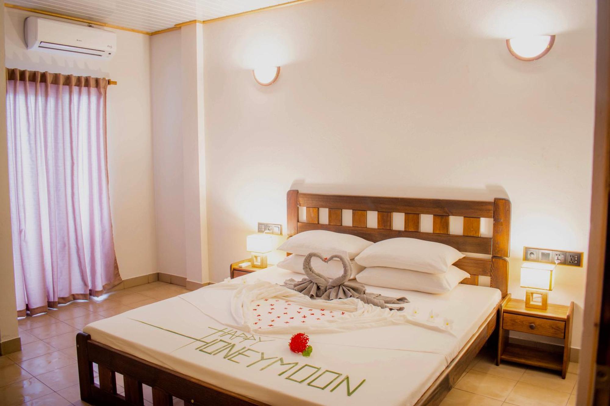 Dhiffushi Inn Bagian luar foto
