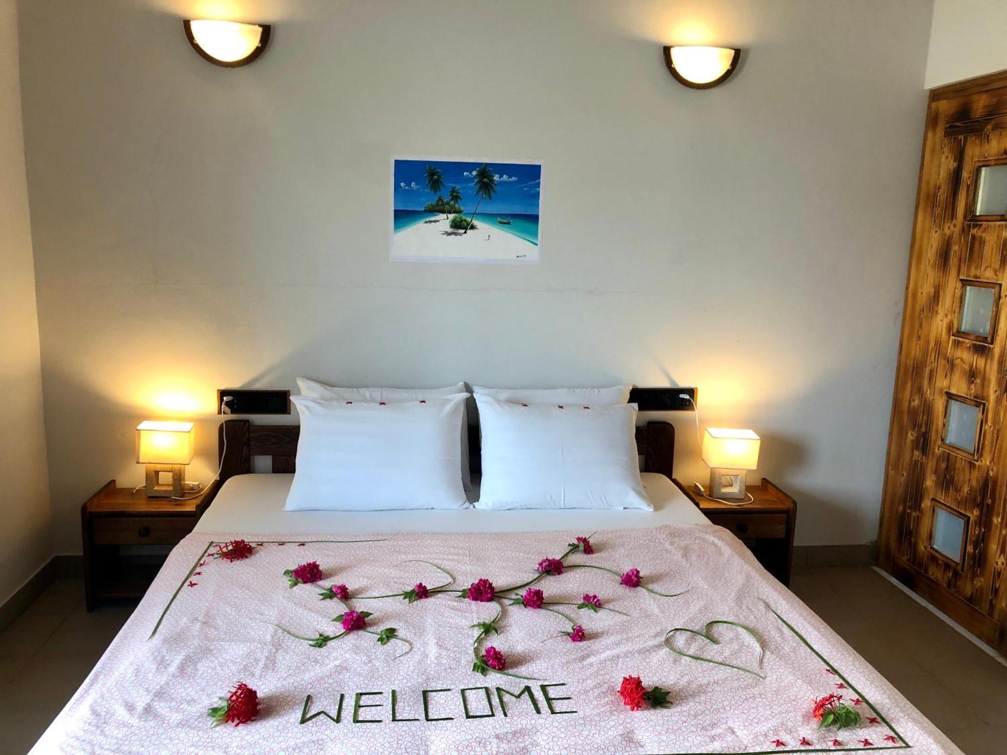 Dhiffushi Inn Bagian luar foto