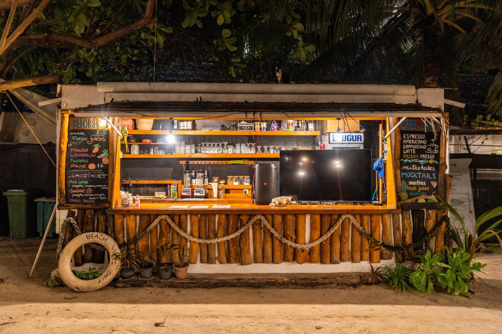 Dhiffushi Inn Bagian luar foto